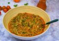 Uhorkové špagety s marinara omáčkou